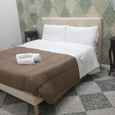 ياتّيباليا B&B By The Station المظهر الخارجي الصورة